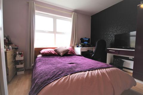 72 Harrisons Wharf, Purfleet-on-thames, RM19 1QX