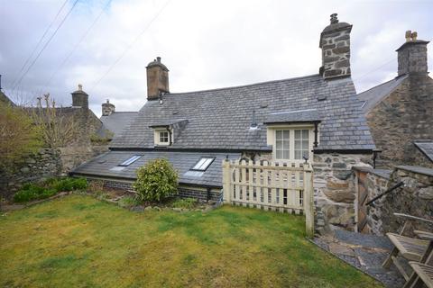 Isfryn House Cader Road, Dolgellau, LL40 1RH