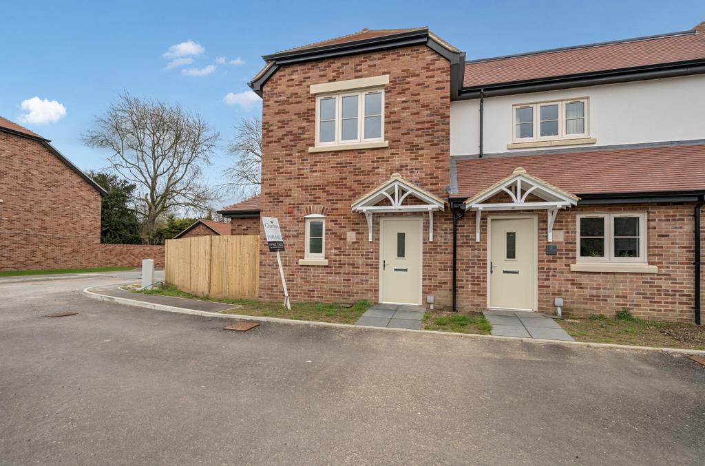 Chequers, Winchester Road, Ropley... 2 bed end of terrace house £395,000