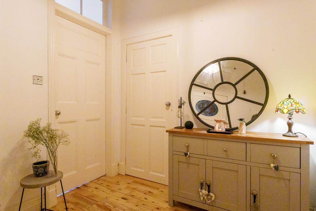 Ettrick Place, Flat 0/2, Shawlands... 1 bed flat £109,000