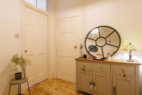 2/1, 4 Ettrick Place, Glasgow, G43 1UB