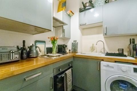 2/1, 4 Ettrick Place, Glasgow, G43 1UB