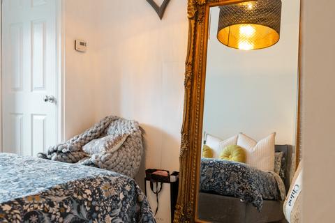 2/1, 4 Ettrick Place, Glasgow, G43 1UB