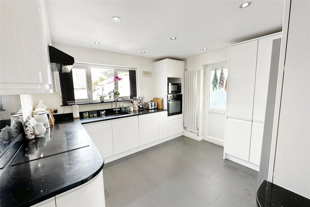 Highdown Drive, Littlehampton, West Sussex 3 bed bungalow for sale £