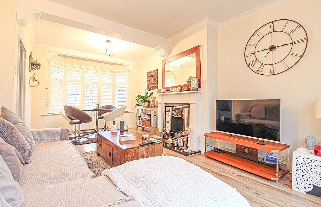 Barnfield Avenue, KINGSTON UPON... 3 bed terraced house £2,950 pcm (£