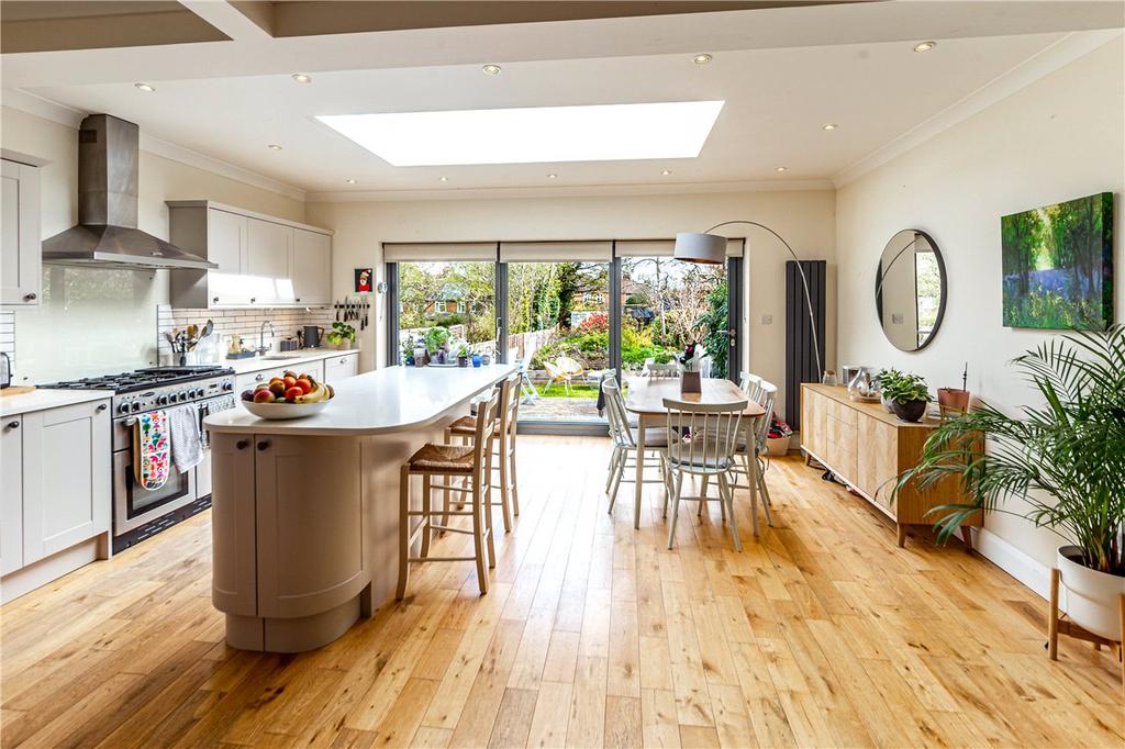 Waverley Road, St. Albans, Hertfordshire 4 bed semidetached house £