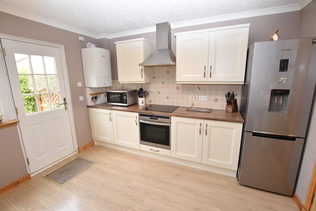 *REDUCED PRICE* 74 Mannachie Grove, Forres 4 bed semidetached house