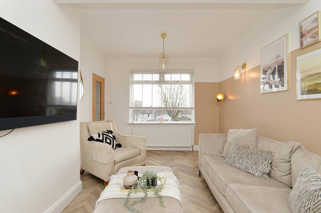 1 Elm Road, Clydebank, G81 3PW 3 bed semidetached house £195,000