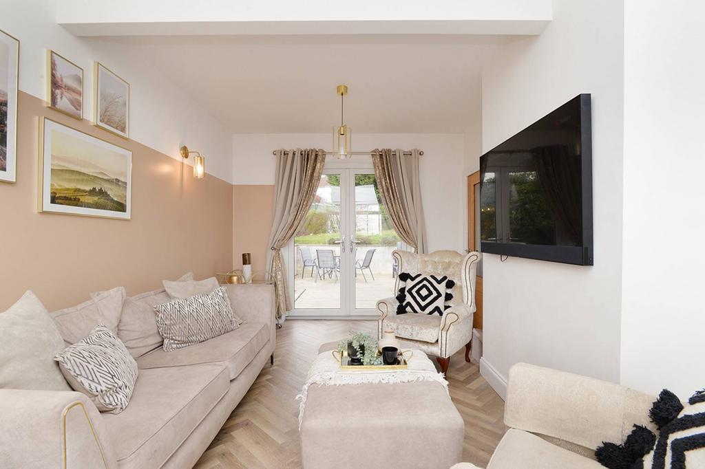 1 Elm Road, Clydebank, G81 3PW 3 bed semidetached house £195,000