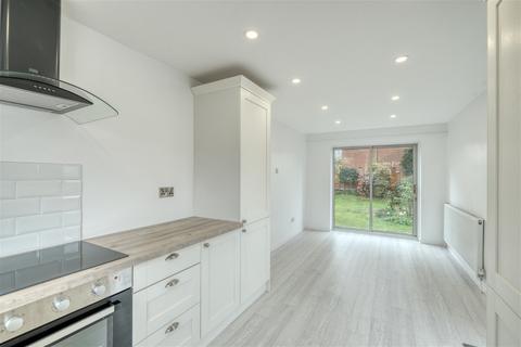 10 Boscobel Road, Cheswick Green, Solihull, B90 4JY