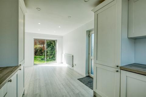 10 Boscobel Road, Cheswick Green, Solihull, B90 4JY