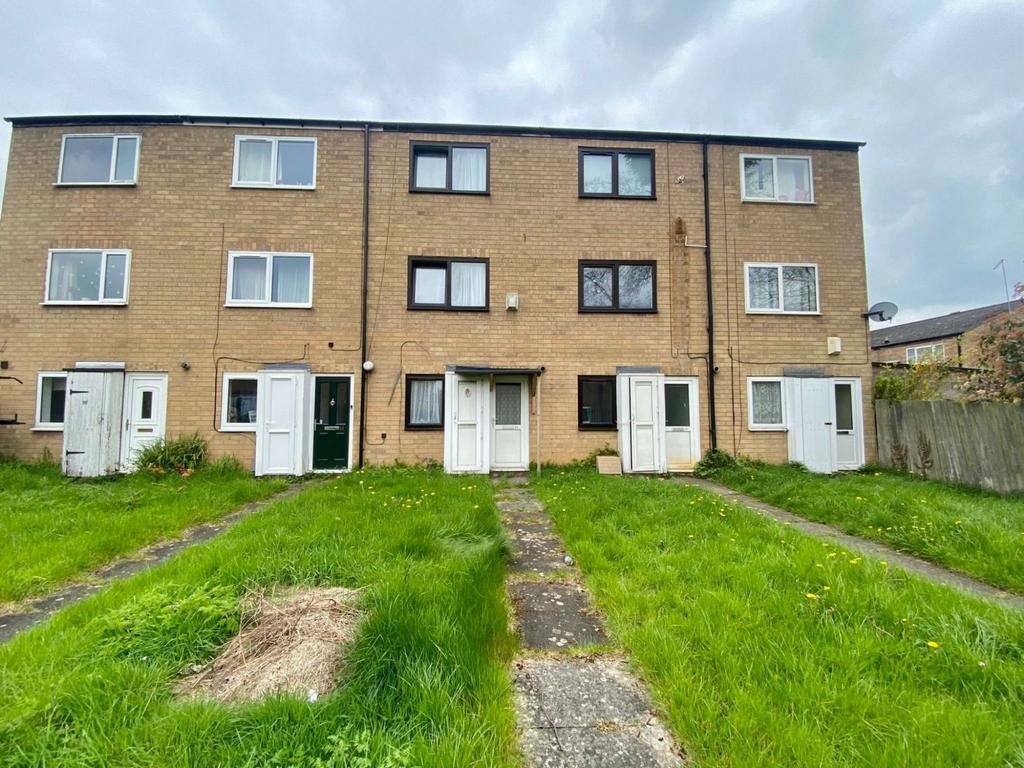 Gibbs Acre Court, Bellinge, Northampton NN3 9AN 4 bed terraced house