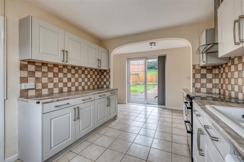 15 Auxerre Avenue, Redditch, B98 7QL