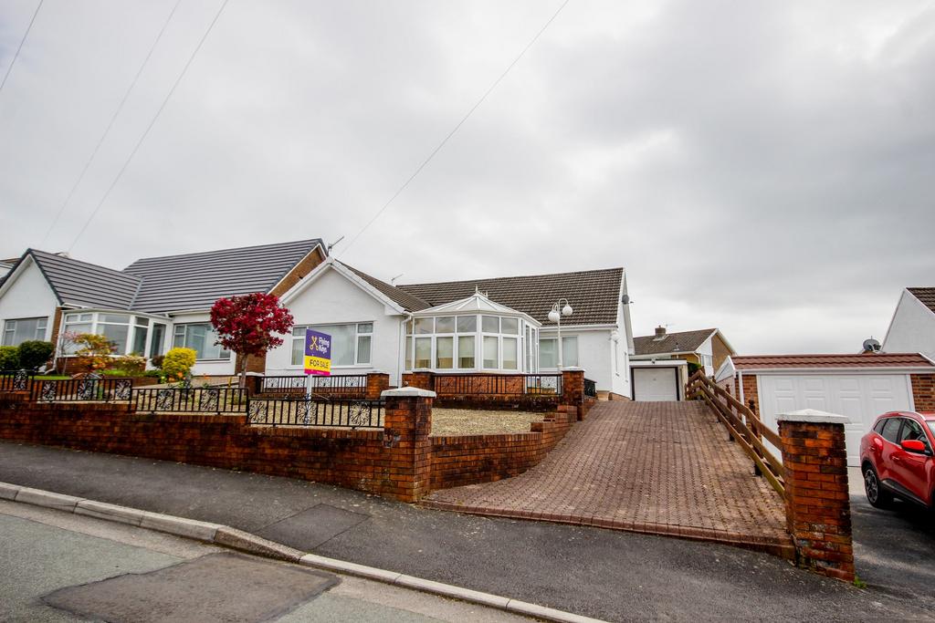 Elim Way, Pontllanfraith, Blackwood 3 bed bungalow for sale £290,000