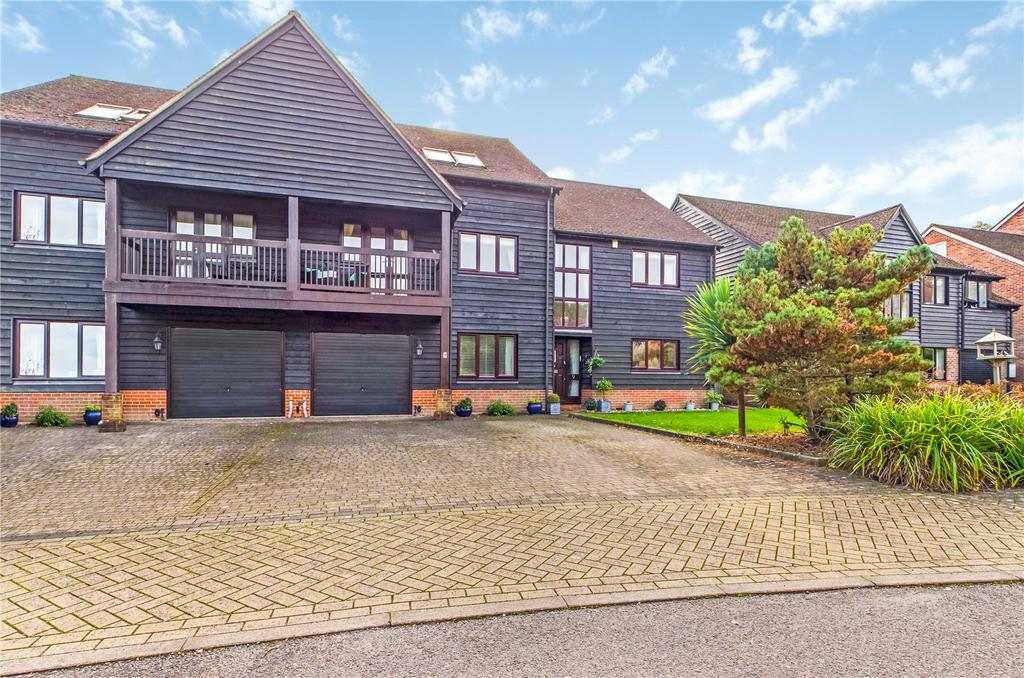 Old Stocks Court, Upper Basildon, Reading, Berkshire, RG8 5 bed semi