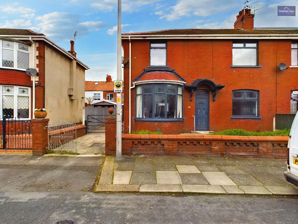 Marlborough Road, Blackpool, FY3 3 bed semidetached house for sale £