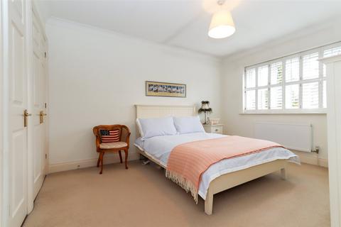 4 bedroom terraced house for sale, Oakfield Close, Amersham, HP6