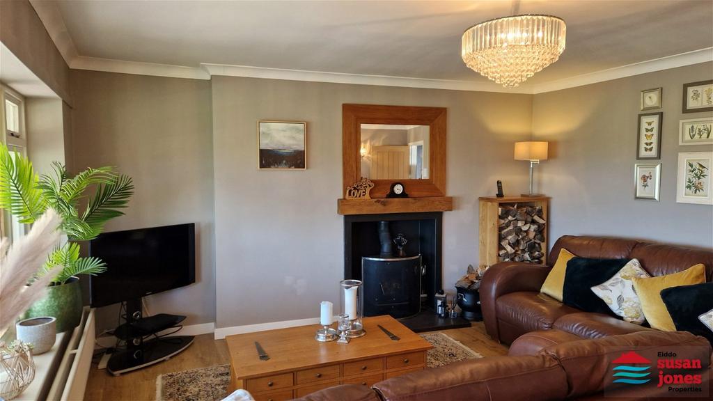 Beach Road, Llanbedrog 4 bed detached house for sale £525,000
