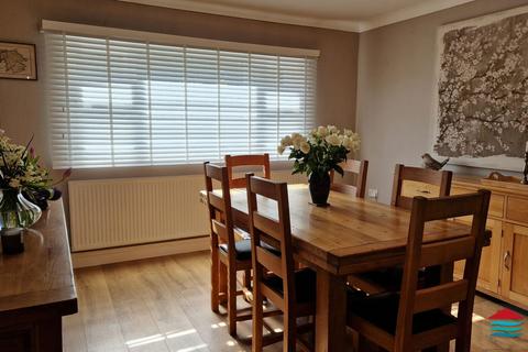 Maesteg Beach Road, Llanbedrog, Pwllheli, LL53 7TF