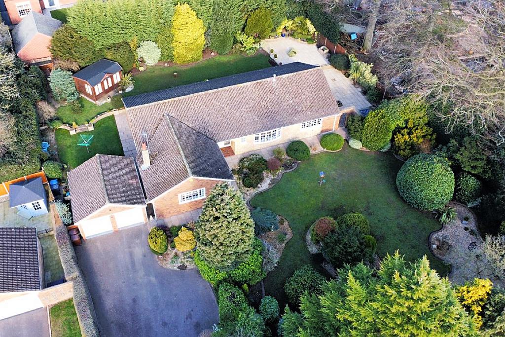 Hayes End, Desford, LE9 4 bed detached bungalow for sale £675,000