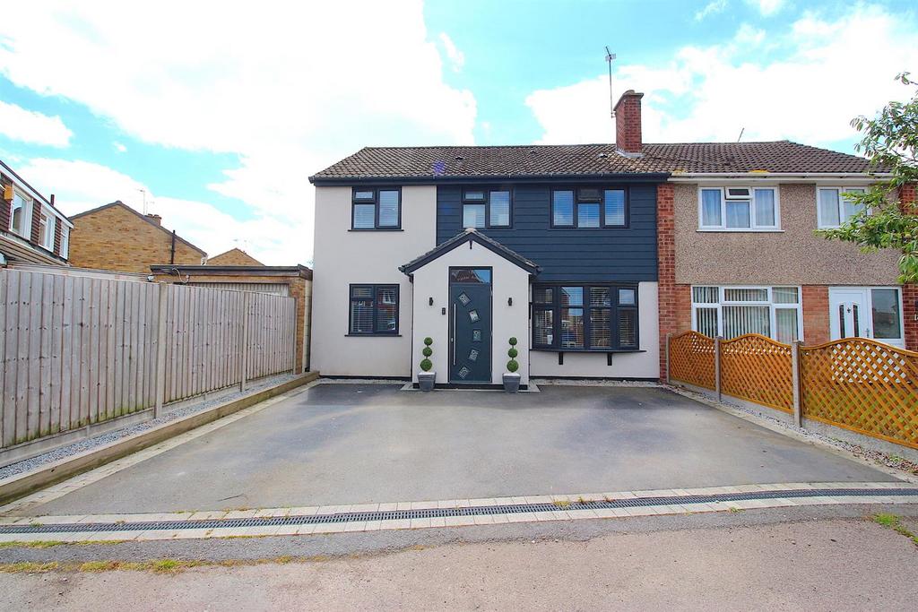 Packer Avenue, Leicester Forest East, LE3 5 bed semidetached house £