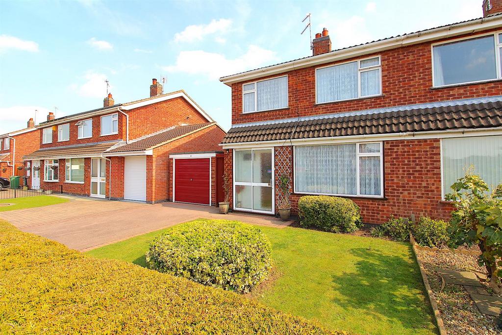 Bracken Dale, East Goscote, LE7 3 bed semidetached house for sale £