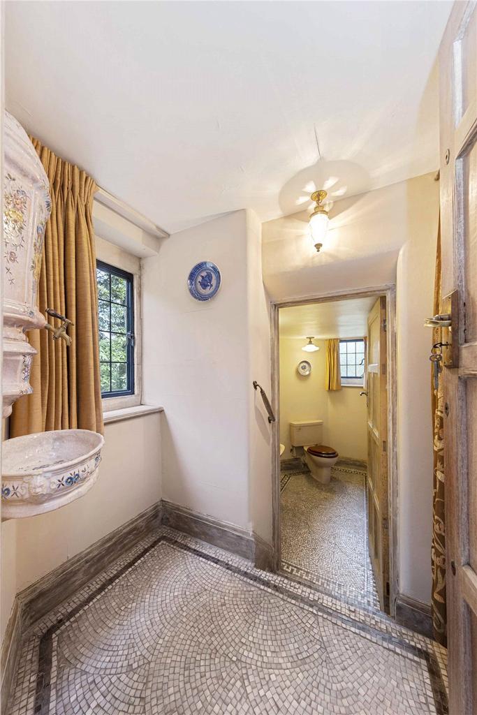 Guest Cloakroom