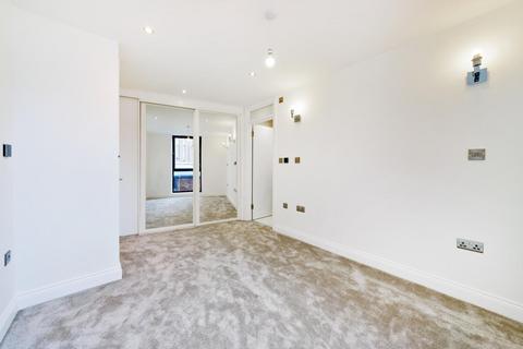 2 bedroom flat for sale, Askew Road, Shepherd's Bush