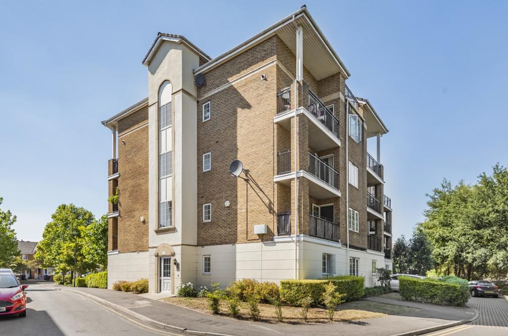 Bewley Street Wimbledon SW19 2 bed flat £1,750 pcm (£404 pw)