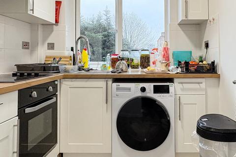 1 bedroom flat to rent, Wellesley Court, Maida Vale, W9