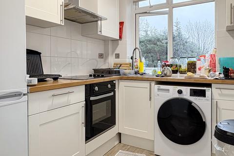 1 bedroom flat to rent, Wellesley Court, Maida Vale, W9