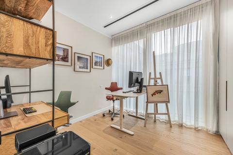 undefined, Apt Parkview, Great West Road, Brentford, Middlesex