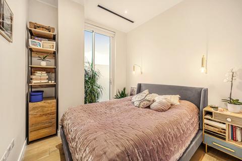 undefined, Vonder, Great West Road, Brentford, Middlesex