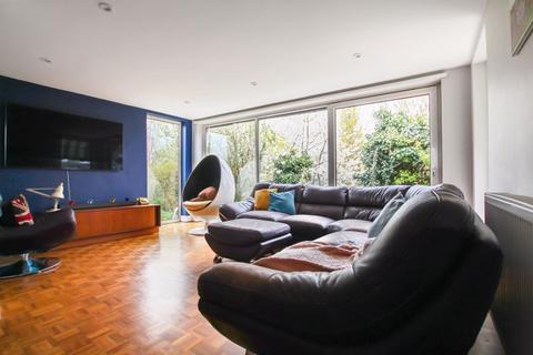 3 Links View, Dartford, DA1 2TR