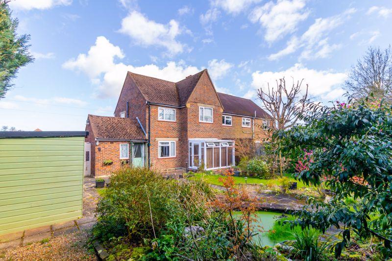 Crewes Avenue, Warlingham 3 bed semidetached house £615,000