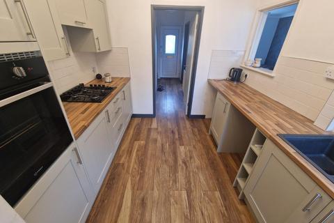 2 bedroom semi-detached house to rent, Ashby Road, Hull, East Yorkshire, HU4