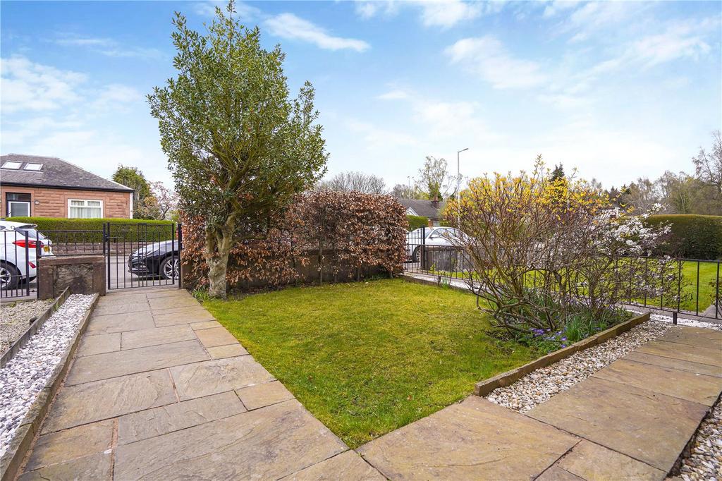 11 Braidbar Road, Giffnock, Glasgow, G46 3 bed terraced house £340,000