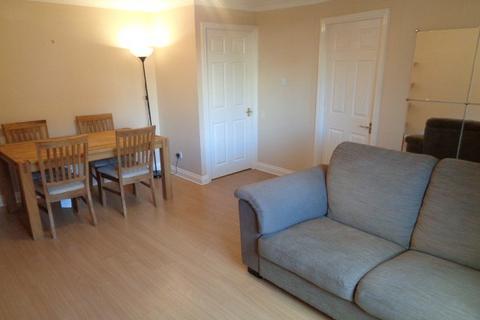 2 bedroom flat to rent, Greenfield Court, Adel, Leeds, LS16