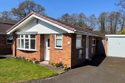 2 bedroom bungalow for sale - Barnaby Square, Bushbury, Wolverhampton, WV10