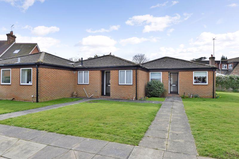 Hesketh Close, Cranleigh 1 bed bungalow £235,000