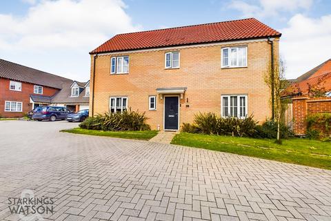 4 bedroom detached house for sale, Gunns Close, Blofield, Norwich