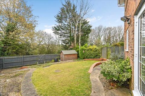 15 Grenadier Close, Locks Heath, Southampton, SO31 6UE