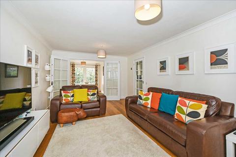 15 Grenadier Close, Locks Heath, Southampton, SO31 6UE