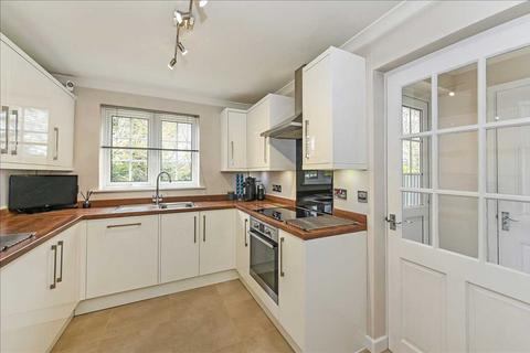 15 Grenadier Close, Locks Heath, Southampton, SO31 6UE