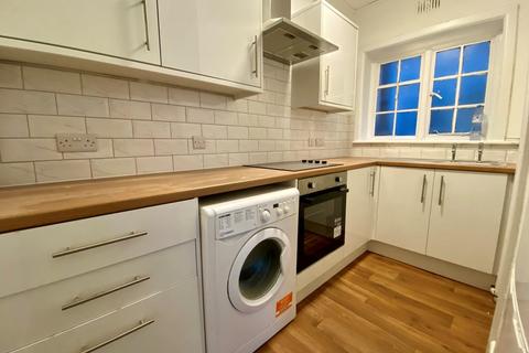 1 bedroom apartment to rent, Wingfield Court, Manor Road, Bournemouth