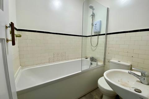1 bedroom apartment to rent, Wingfield Court, Manor Road, Bournemouth