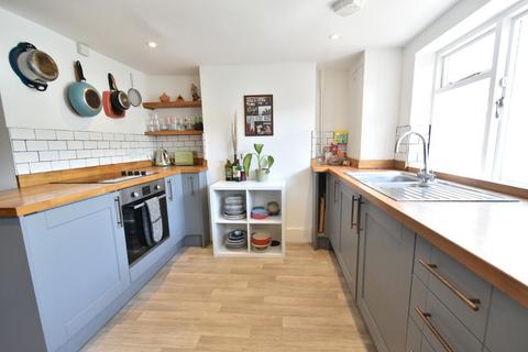 3 bedroom terraced house to rent, Kemp Street, Brighton