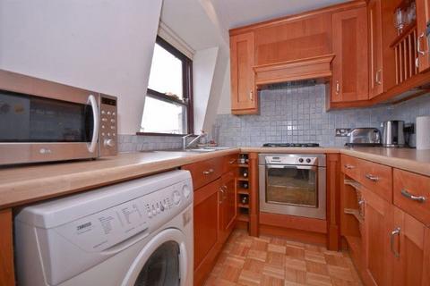 1 bedroom apartment to rent, Wood Close, E1