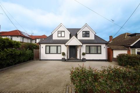 4 bedroom detached house for sale - Tennyson Road, Brentwood CM13