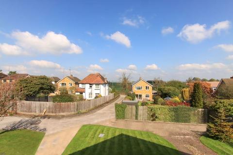 3 bedroom detached house for sale, Mentmore View, Tring